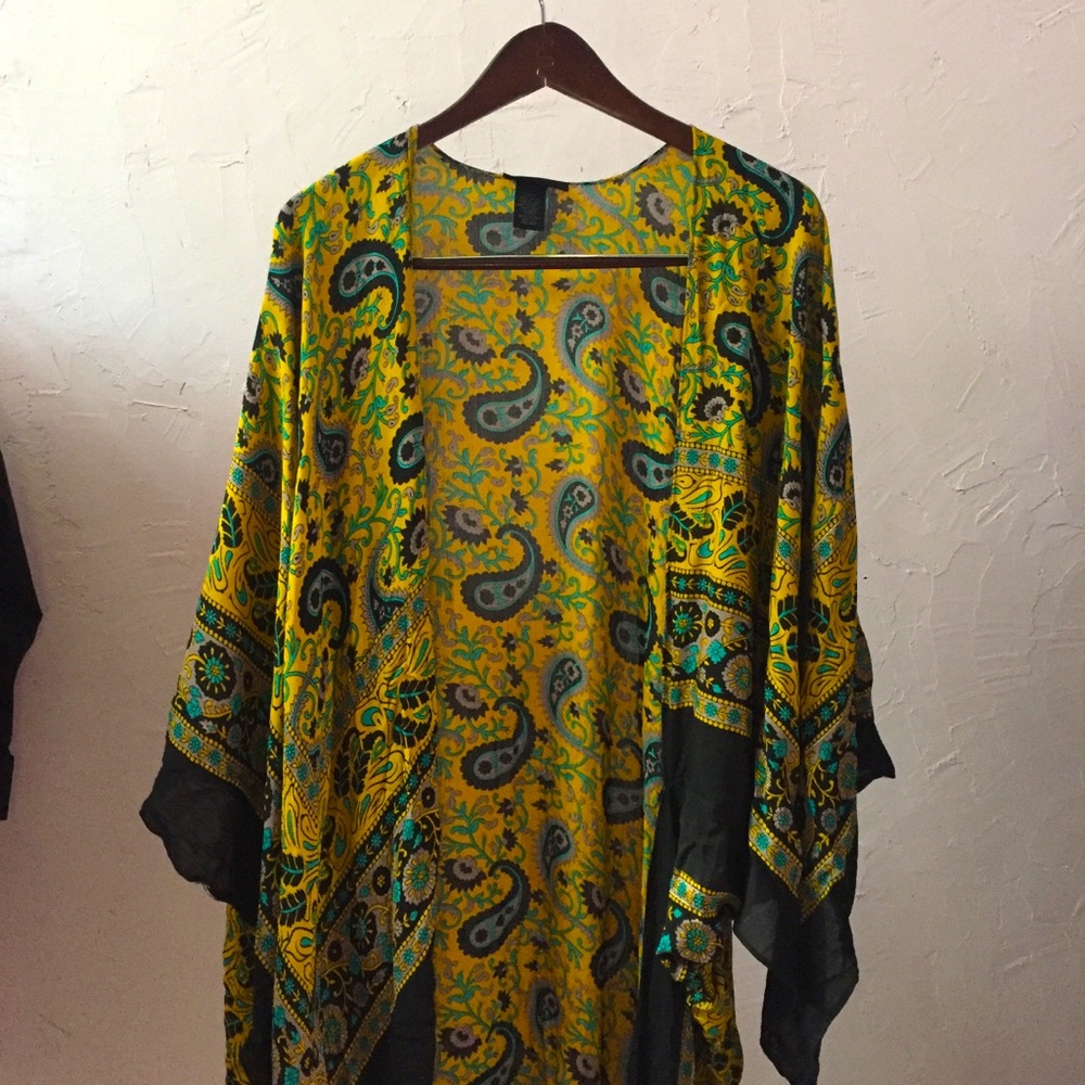 Vibrant Steve Madden Indian Paisley Shawl Gown Cape Kaftan Short Sleeve Flow